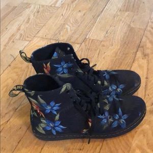 Dr. Marten Shoes Size 8